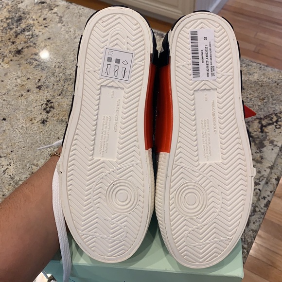 Off-White Sneakers - Picture 4 of 6